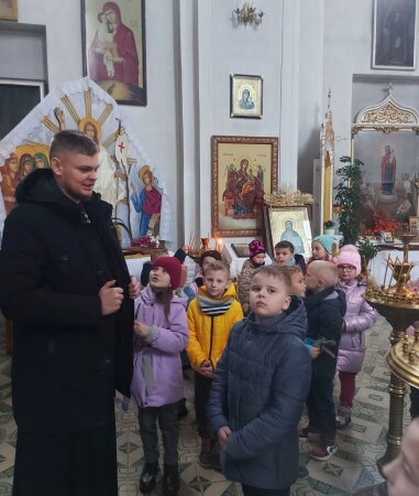 Первоклассники СШ №1 г.Клецка побывали в гостях у настоятеля прихода храма Воскресения Христова иерея Геннадия Белоуса
