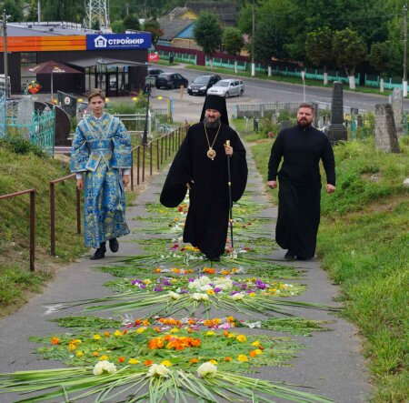 Службу в Покровском храме Клецка возглавил епископ Слуцкий и Солигорский Евсевий