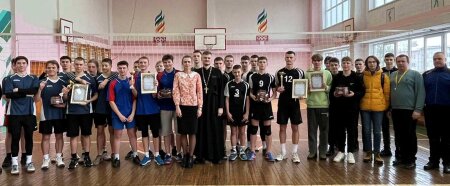 В Клецке прошел открытый Рождественский турнир по волейболу
