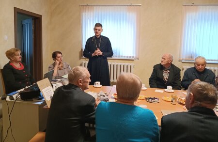 Благочинный Клецкого церковного округа встретился с ветеранами Клетчины