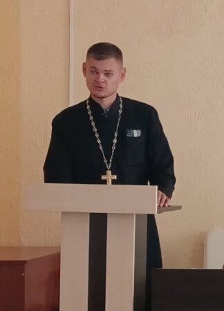 Иерей Геннадий Белоус говорил с сотрудниками Клецкого РОВД о семейных ценностях