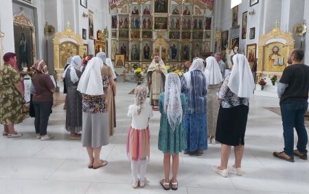 О семье, любви и верности говорили прихожане Воскресенского храма