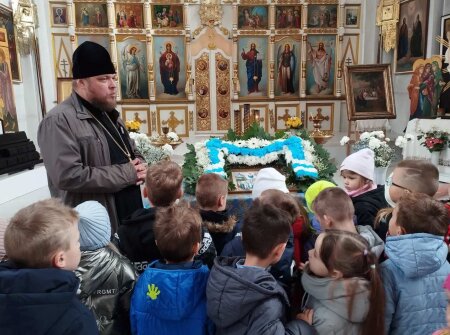 Дошколята побывали в храме Воскресения Христова