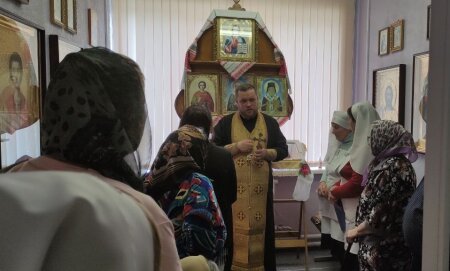 В Клецкой районной больнице снова совершаются заздравные молебны
