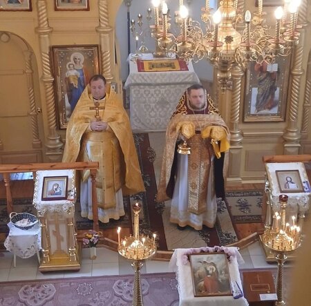 Соборное богослужение в храме аг.Орешница в день преставления апостола Иоанна Богослова