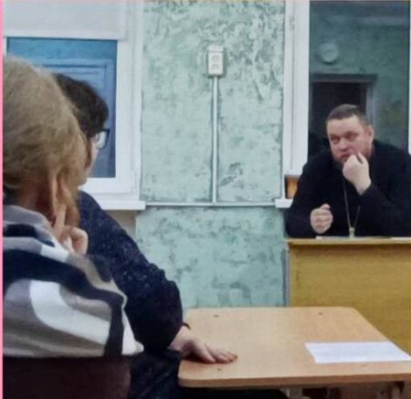 Иерей Андрей Евшель встретился с родителями школьников Кухчицкой СШ