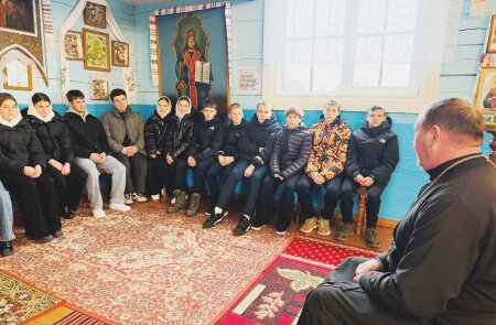 Откровенный разговор священника с учащимися Заостровечской СШ