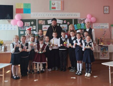 О Пасхе с зубковскими школьниками говорил иеромонах Серапион (Сенькевич)