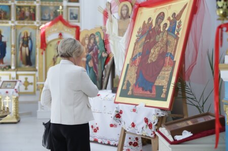 Иерей Андрей Евшель принимал в благочинническом храме медицинских сестер Минской области