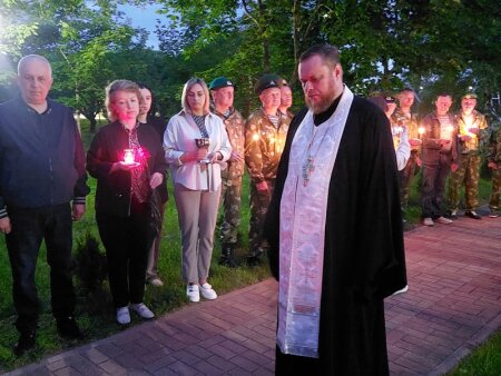Иерей Андрей Евшель принял участие в акции «Свеча памяти»