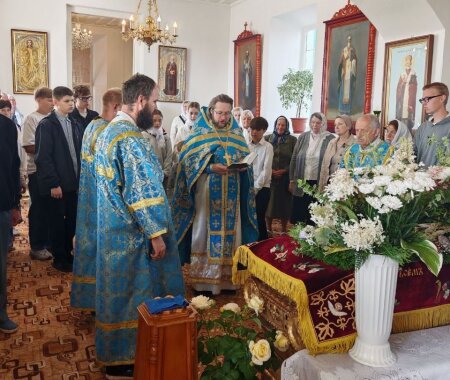 В Покровском храме возносили молитвы об учащихся