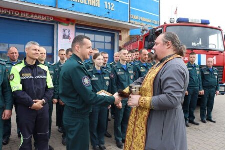 В Клецком РОЧС состоялся молебен в день памяти иконы Божией Матери «Неопалимая Купина»