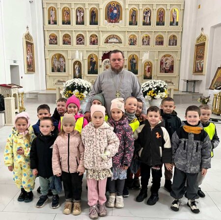Дошколята посетили храм Воскресения Христова