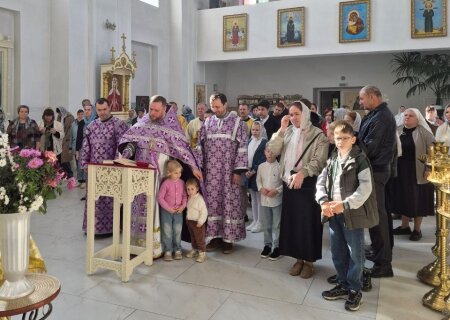В Воскресенском храме отслужили молебен к началу учебного года